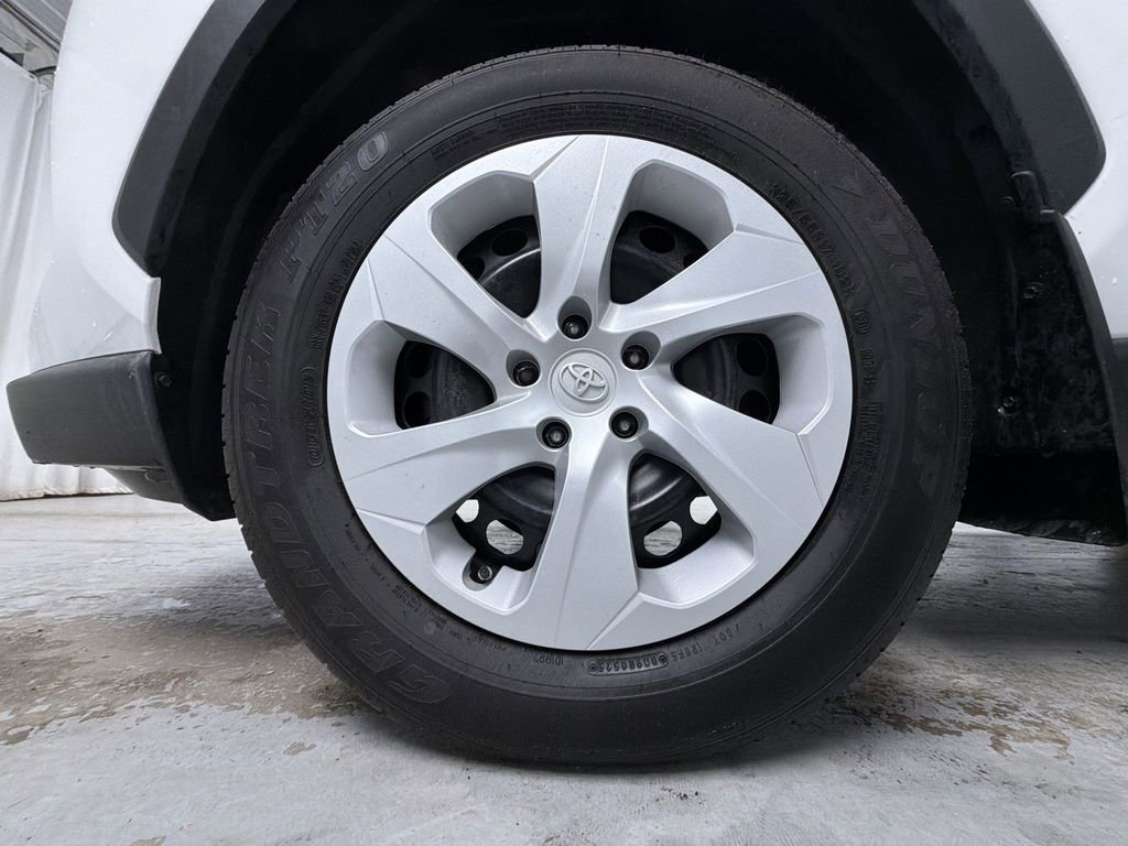 Used 2025 Toyota RAV4 LE image 17