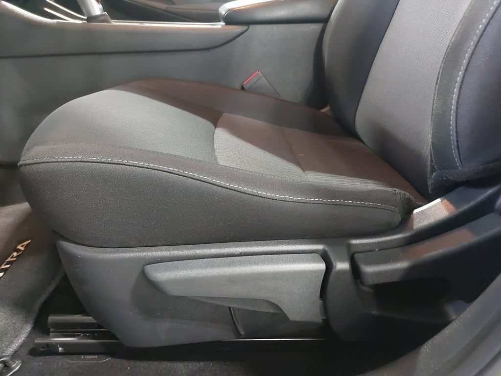 Certified 2025 Nissan Sentra SV FWD image 28