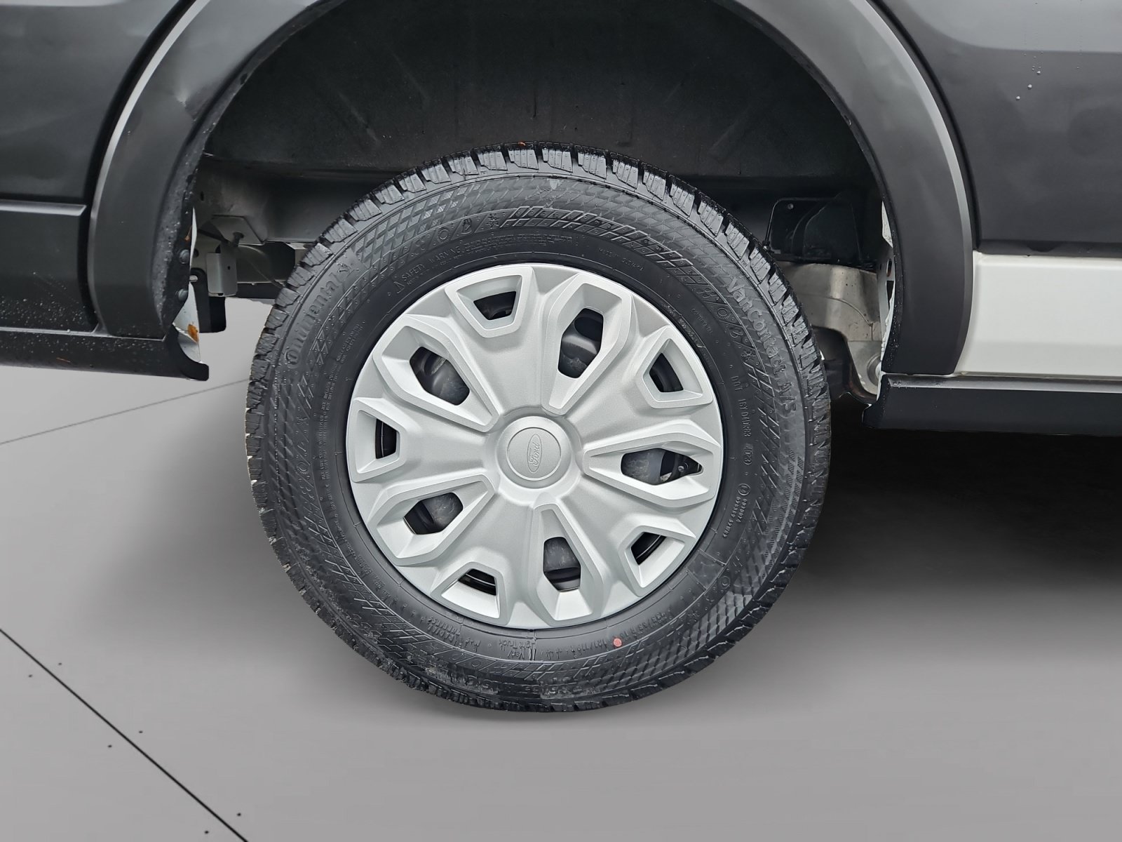Used 2024 Ford E-Transit Low Roof RWD image 14