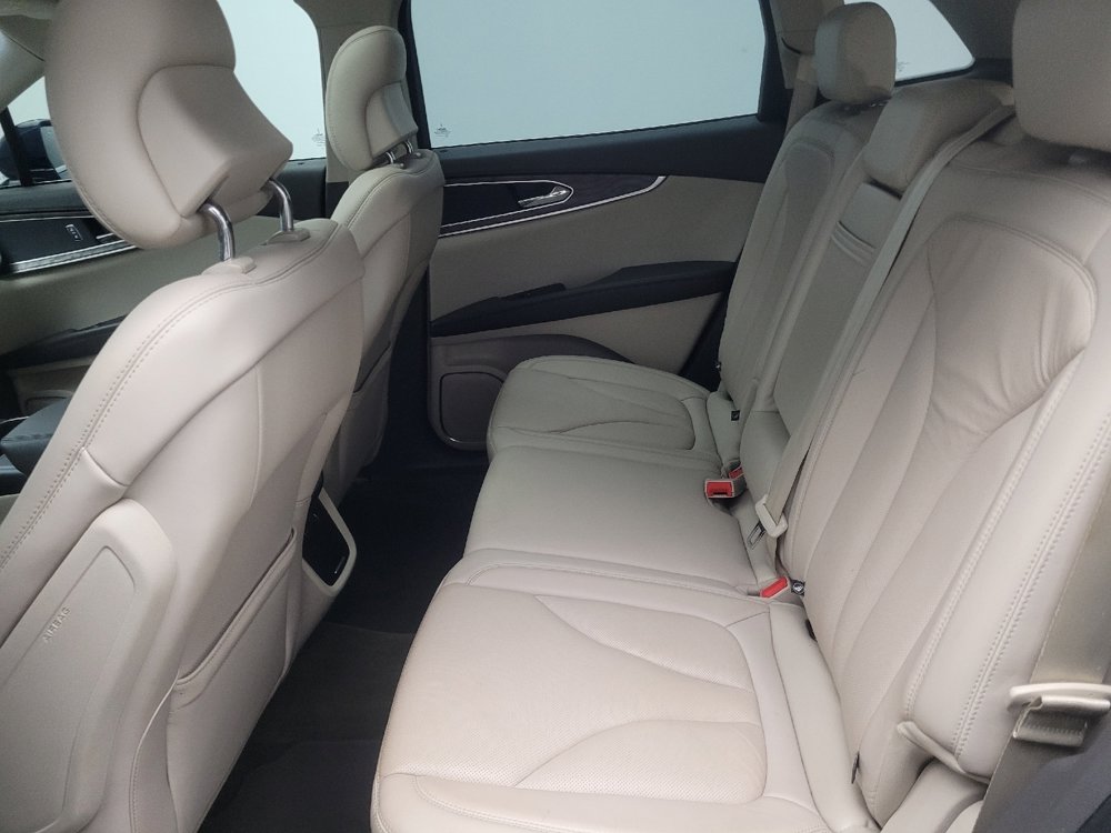 Used 2018 Lincoln MKX Reserve w/ Driver Assistance Package FWD image 18