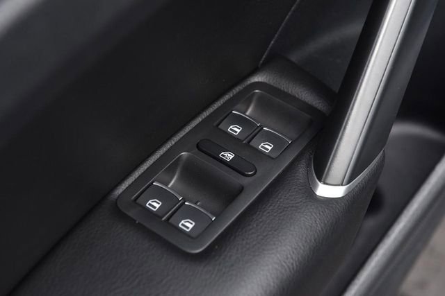 Certified 2022 Volkswagen Passat 2.0T image 8