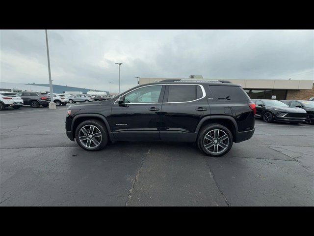 Certified 2023 GMC Acadia SLT w/ Preferred Package image 5