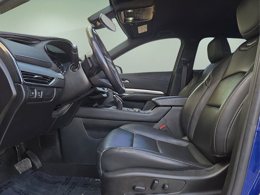 Used 2022 Cadillac XT4 Premium Luxury w/ Safety Alert Package image 24