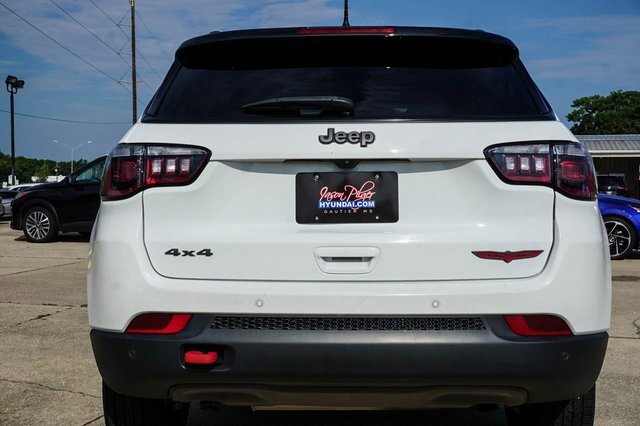 Used 2023 Jeep Compass Trailhawk image 6