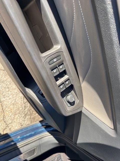 Used 2023 Volkswagen Atlas SEL R-Line image 5