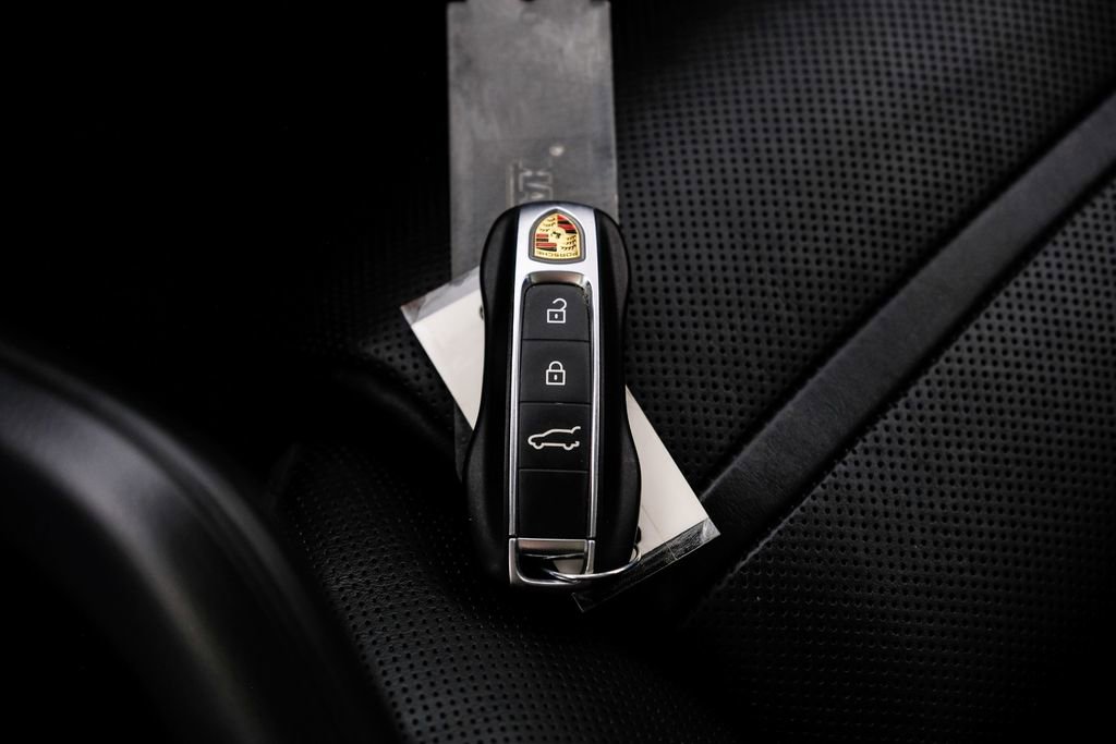 Used 2019 Porsche Cayenne S image 66