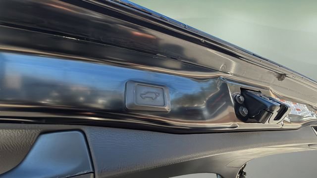 Used 2021 Toyota RAV4 XLE Premium image 38