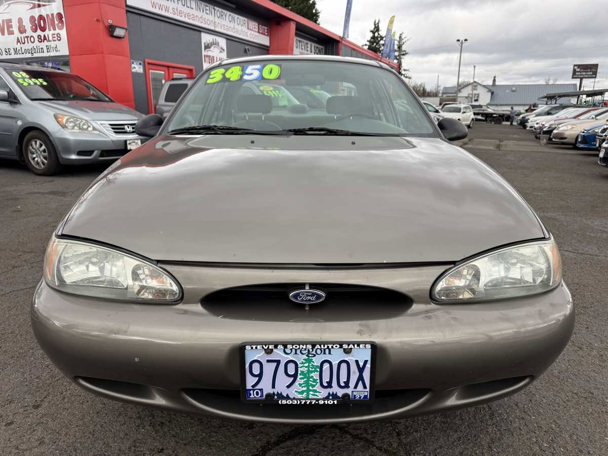 Used 2002 Ford Escort Sedan image 3
