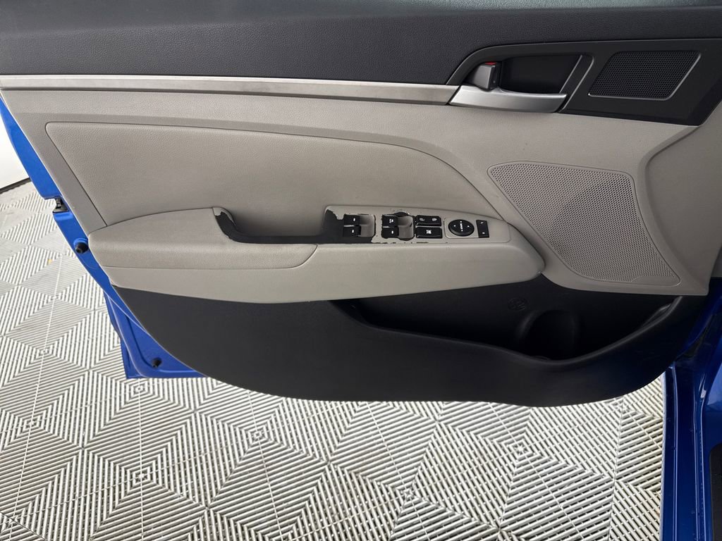 Used 2017 Hyundai Elantra Limited image 9