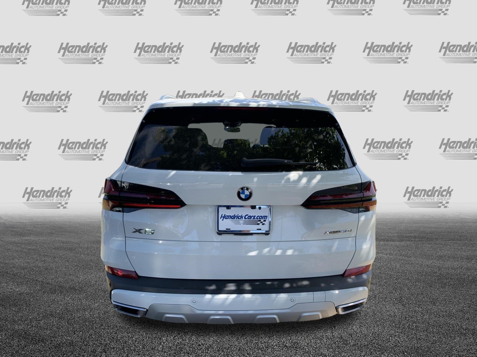 Used 2024 BMW X5 xDrive40i w/ Parking Assistance Package AWD/4WD image 9