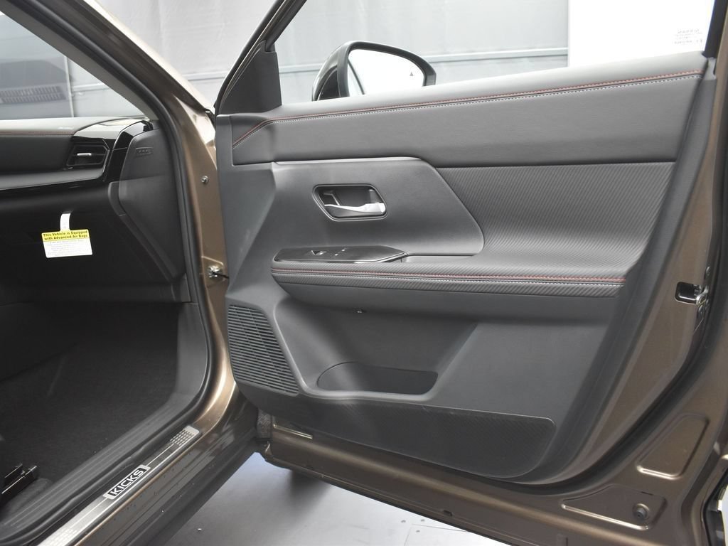 New 2026 Nissan Kicks SR w/ Illumination Package FWD image 26