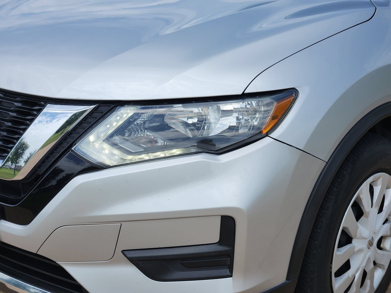 Used 2019 Nissan Rogue S FWD image 9