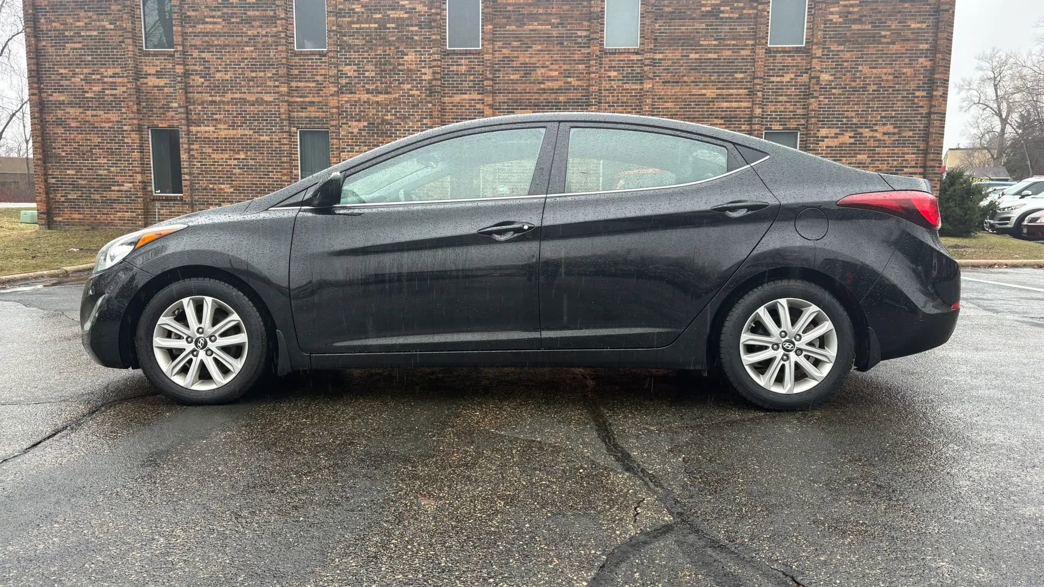 Used 2015 Hyundai Elantra SE w/ Option Group 03 FWD image 5