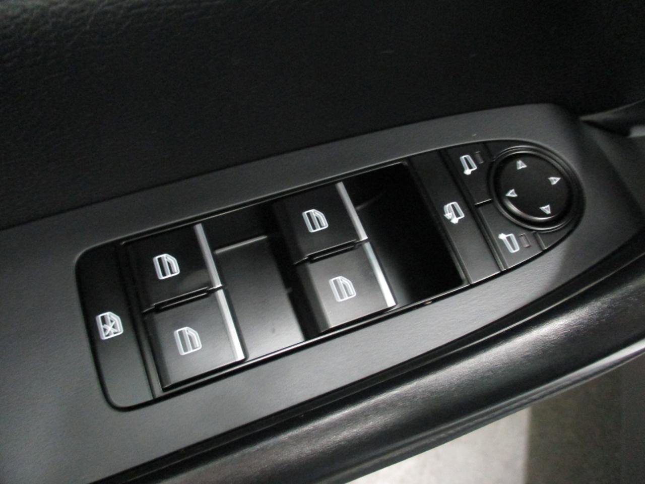 Used 2025 MAZDA CX-50 AWD 2.5 S w/ Premium Plus Pkg image 17