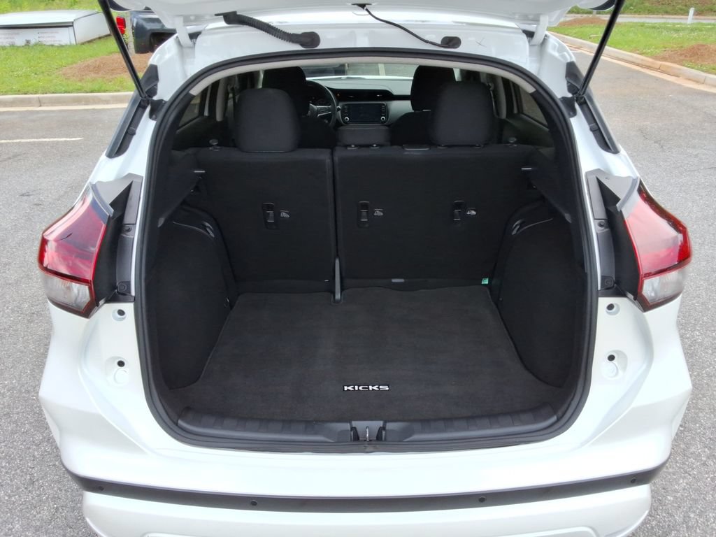 Used 2023 Nissan Kicks SV FWD image 16