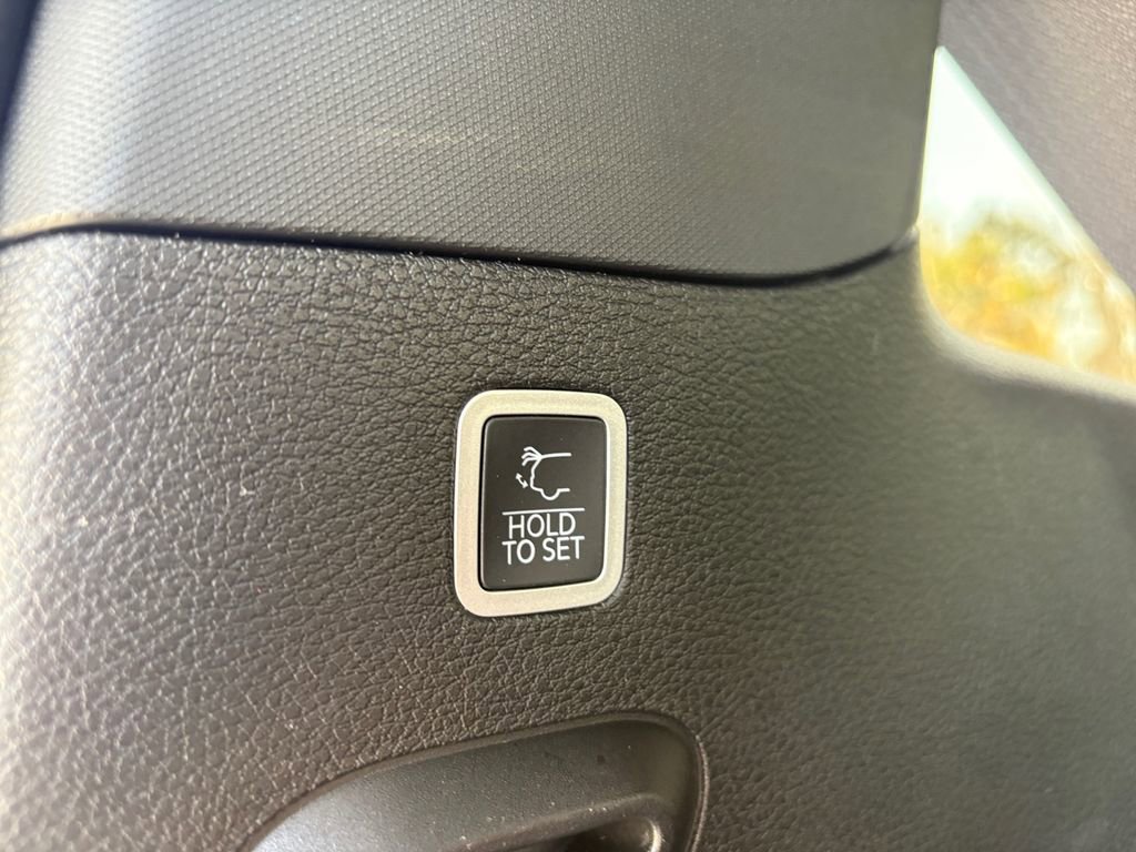 Used 2022 Jeep Grand Wagoneer Series II w/ Premium Group II image 12