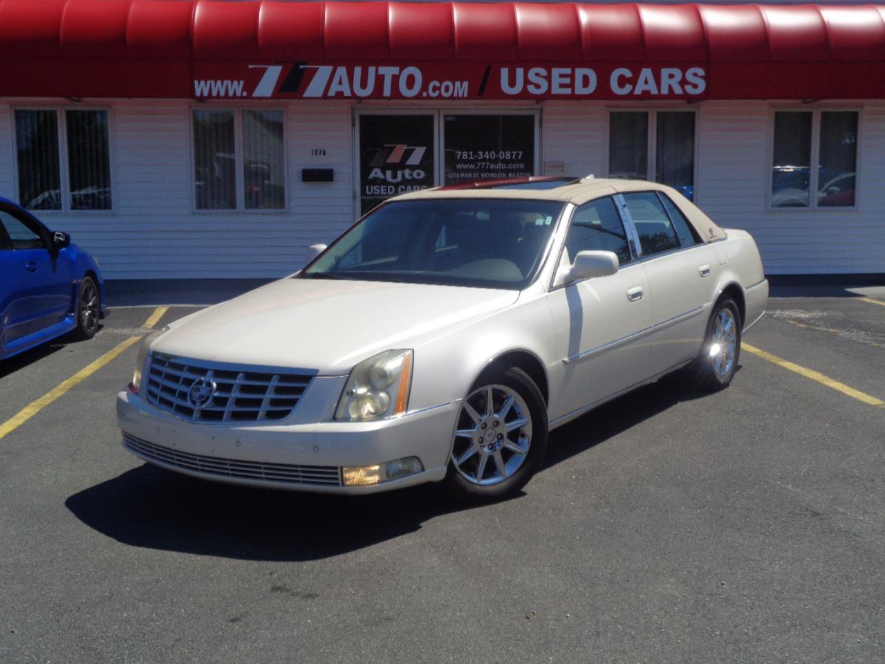 Used 2011 Cadillac DTS Luxury FWD image 1
