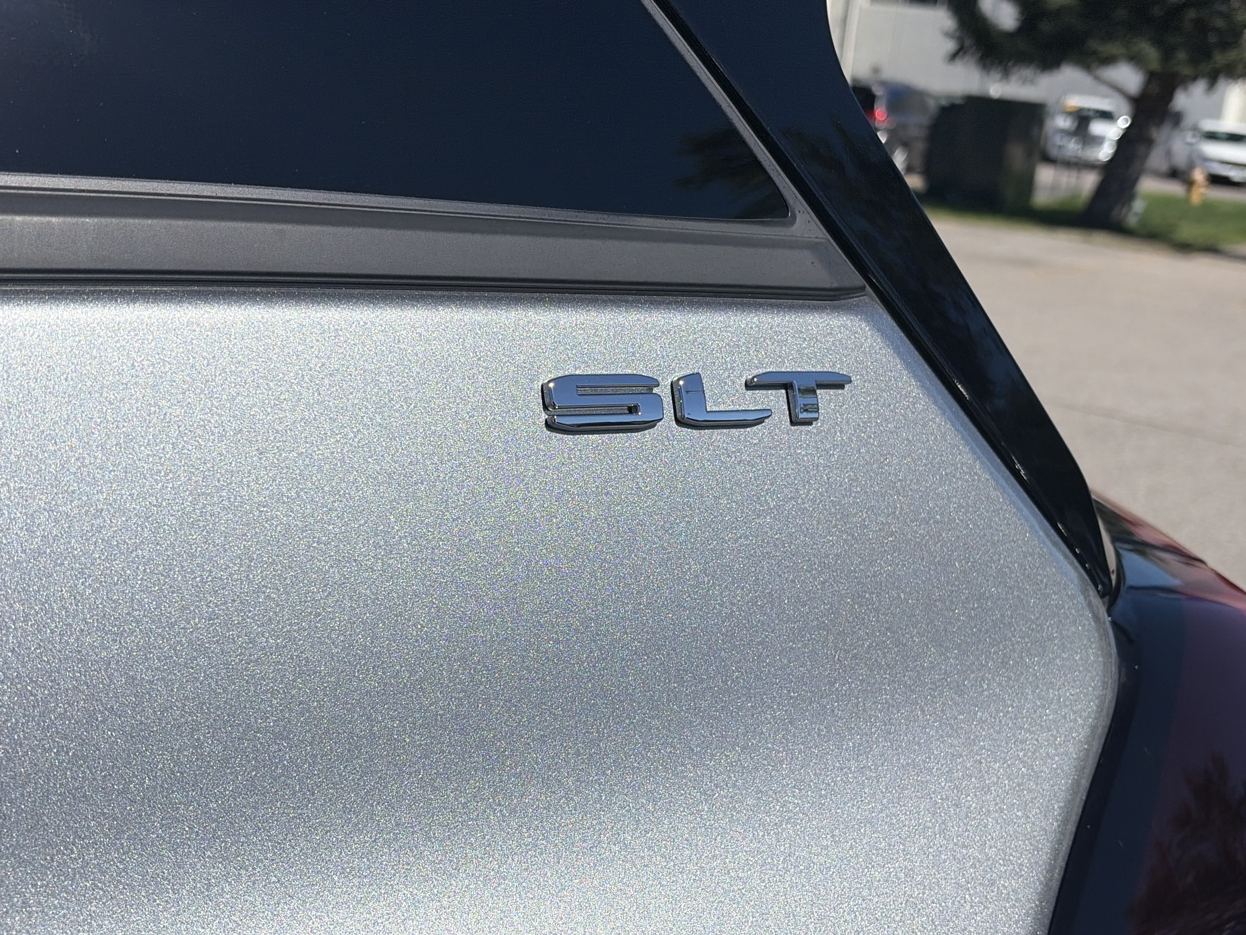 Used 2024 GMC Terrain SLT AWD/4WD image 9
