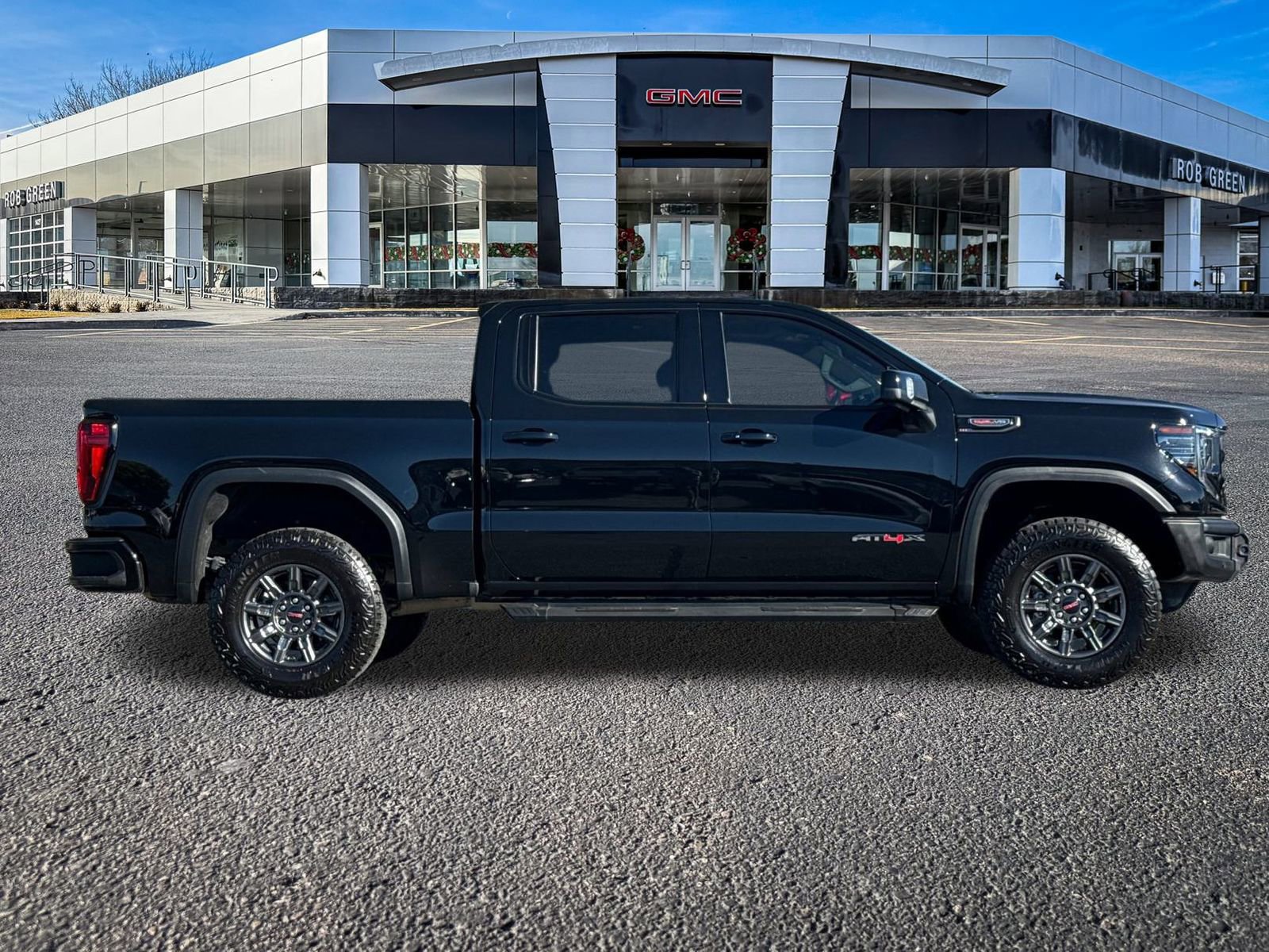 Used 2024 GMC Sierra 1500 AT4X image 2