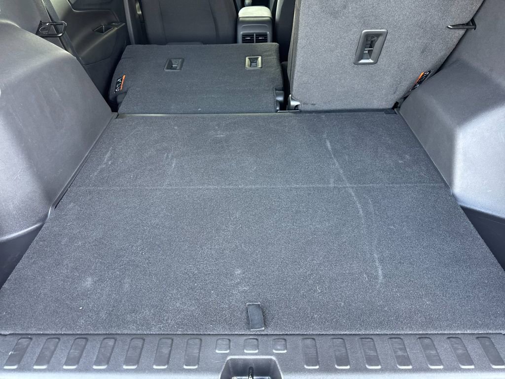 Used 2023 Chevrolet Equinox LT FWD image 16
