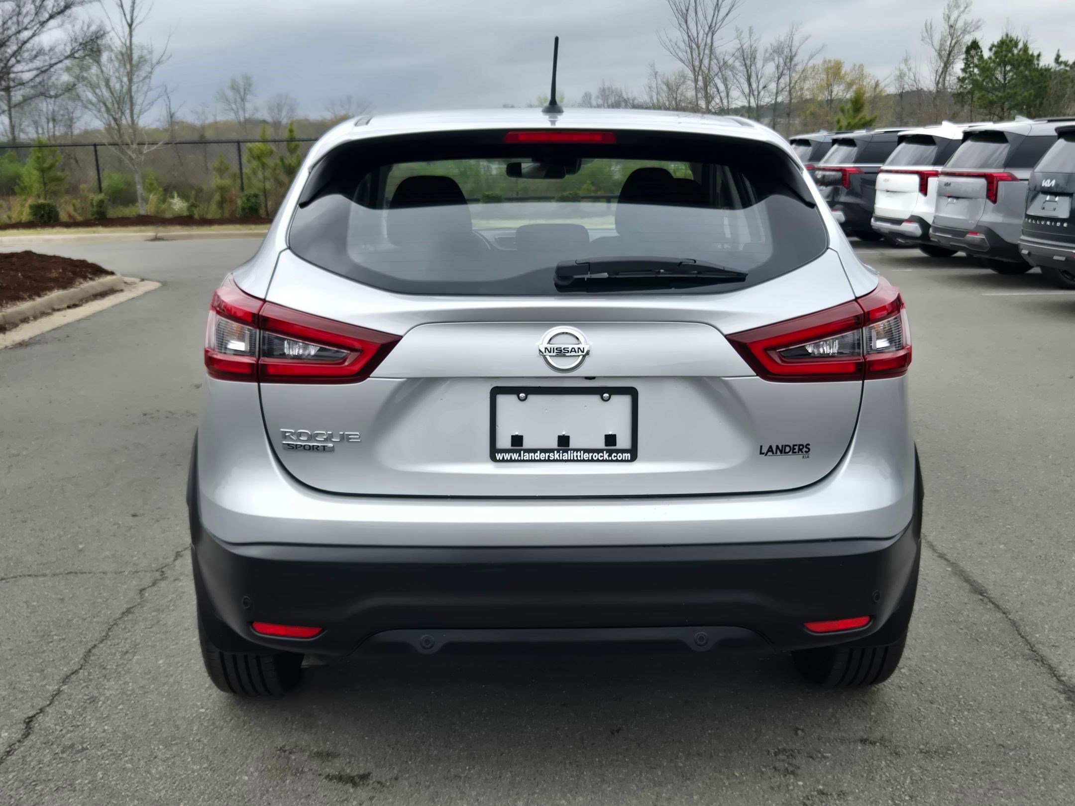 Used 2022 Nissan Rogue Sport S image 6