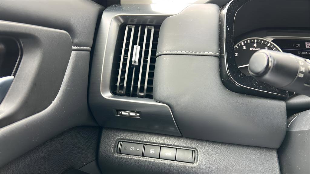 Used 2022 Nissan Pathfinder SL image 28