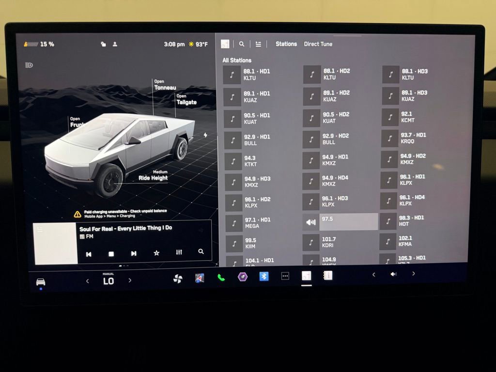 Used 2025 Tesla Cybertruck AWD Crew Cab image 21