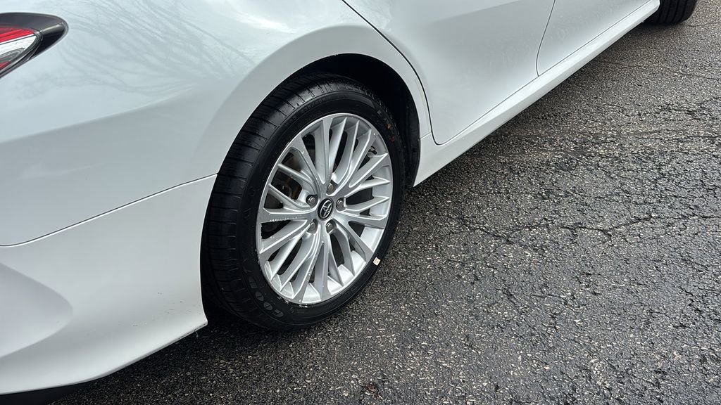 Used 2018 Toyota Camry XLE w/ Audio Package image 8