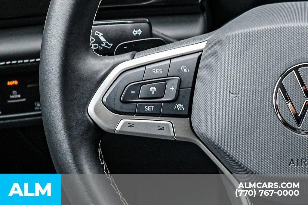Used 2025 Volkswagen Atlas SE image 39