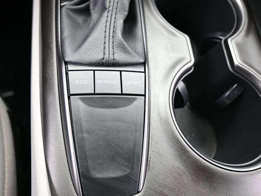 Used 2022 Toyota Camry SE image 26