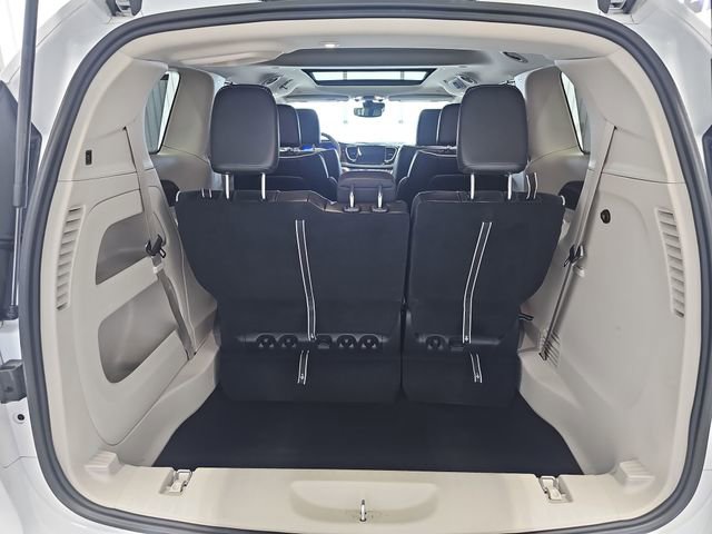 Used 2024 Chrysler Pacifica Limited FWD image 22