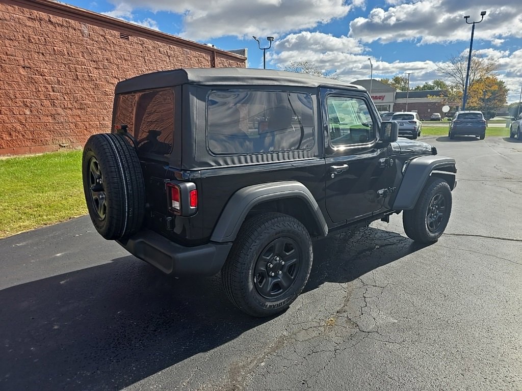 Used 2025 Jeep Wrangler Sport image 3