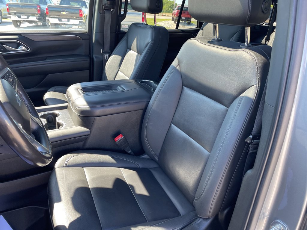Used 2023 Chevrolet Tahoe Z71 w/ Luxury Package AWD/4WD image 13
