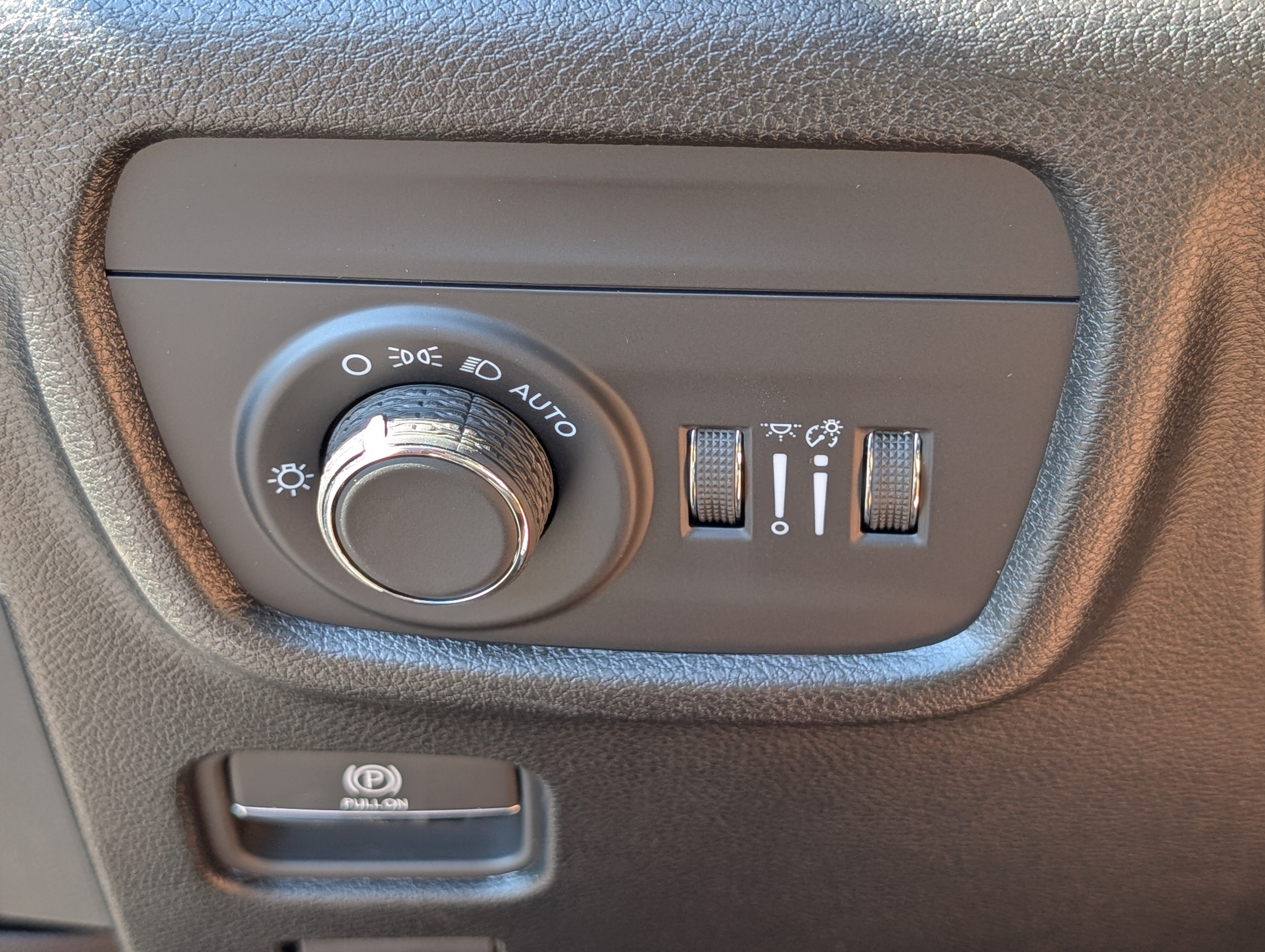 New 2025 Jeep Grand Cherokee Altitude AWD/4WD image 19