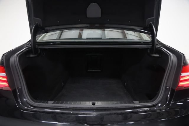 Used 2017 BMW 740i xDrive AWD/4WD image 12