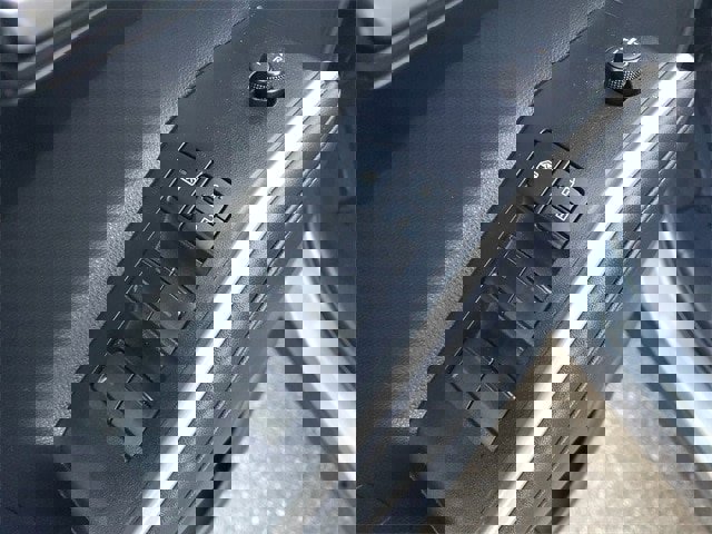 Used 2020 Toyota Highlander XLE image 16