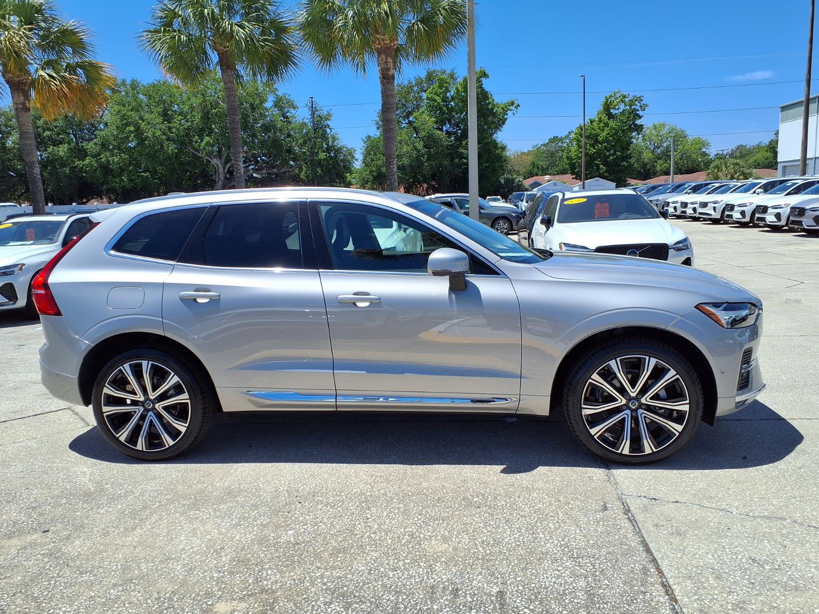 Certified 2023 Volvo XC60 B5 Ultimate w/ Climate Package FWD image 8
