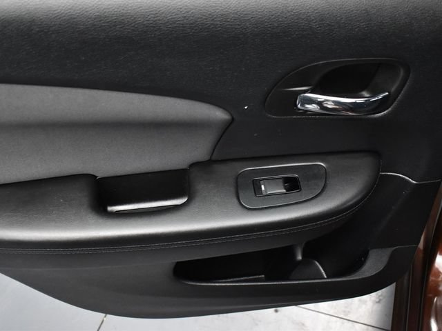 Used 2013 Chrysler 200 Touring FWD image 23