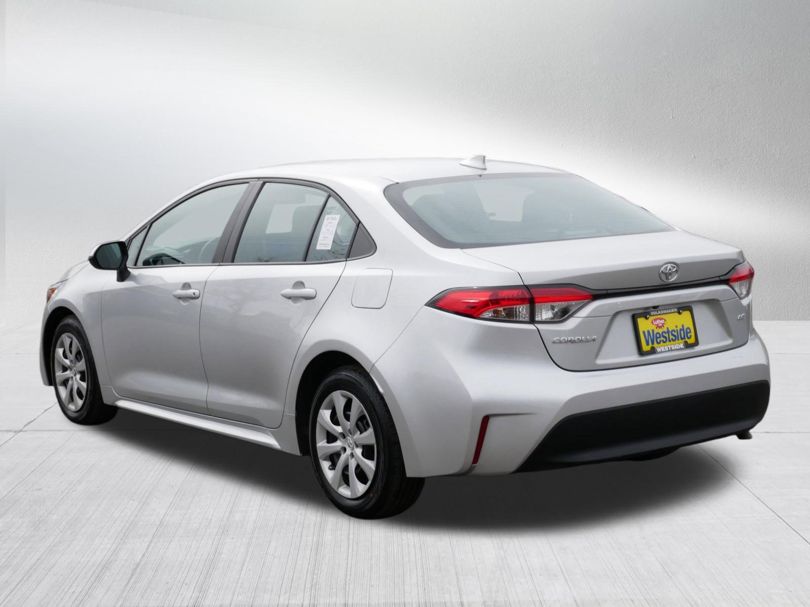 Used 2023 Toyota Corolla LE image 5