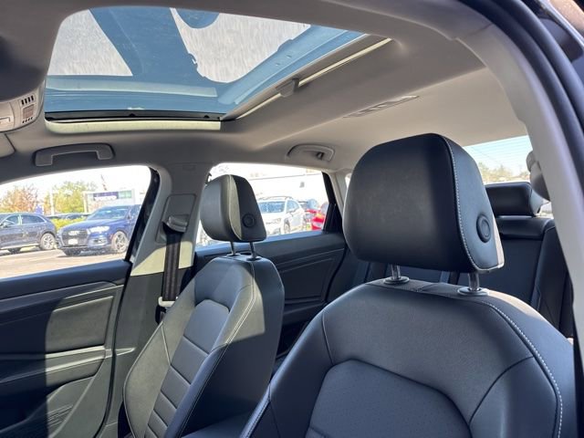Certified 2024 Volkswagen Jetta SE w/ Panoramic Sunroof Package image 10