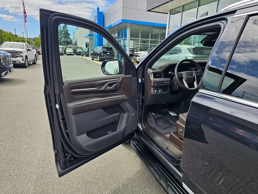 Used 2023 GMC Yukon Denali AWD/4WD image 21