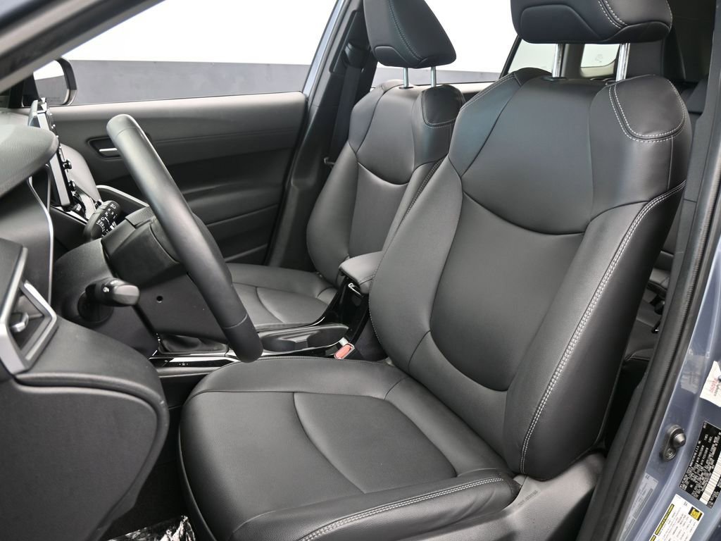 Used 2022 Toyota Corolla Cross XLE image 10