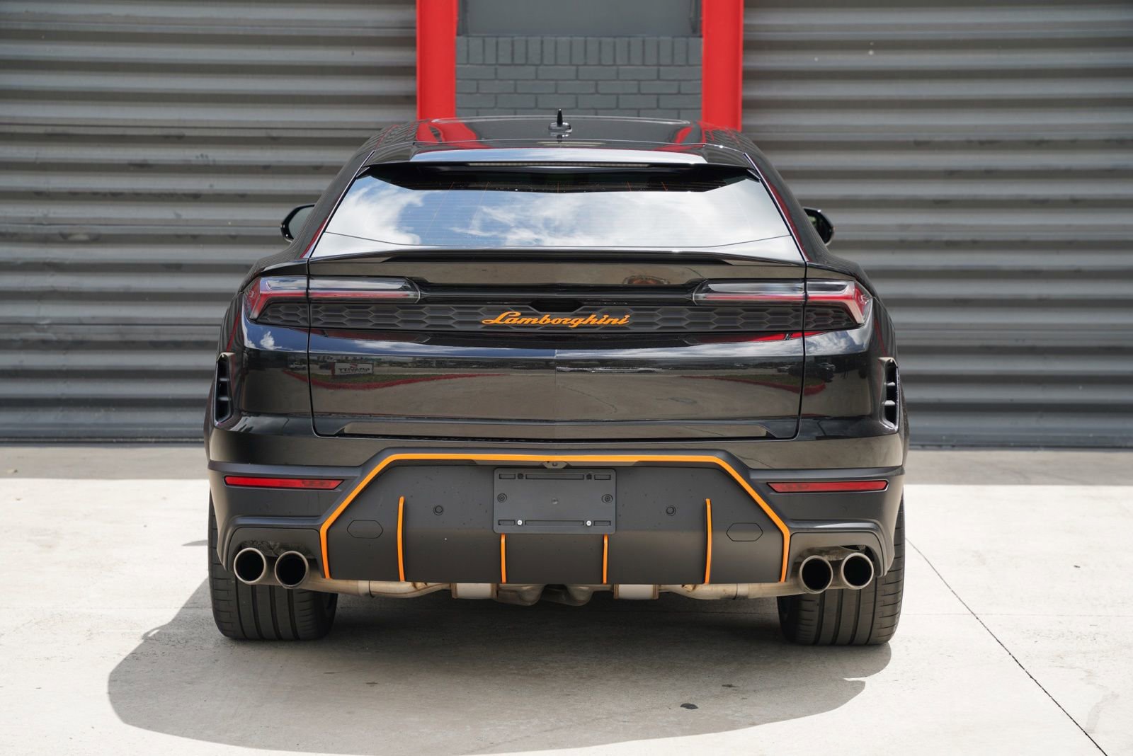 Used 2025 Lamborghini Urus SE image 8