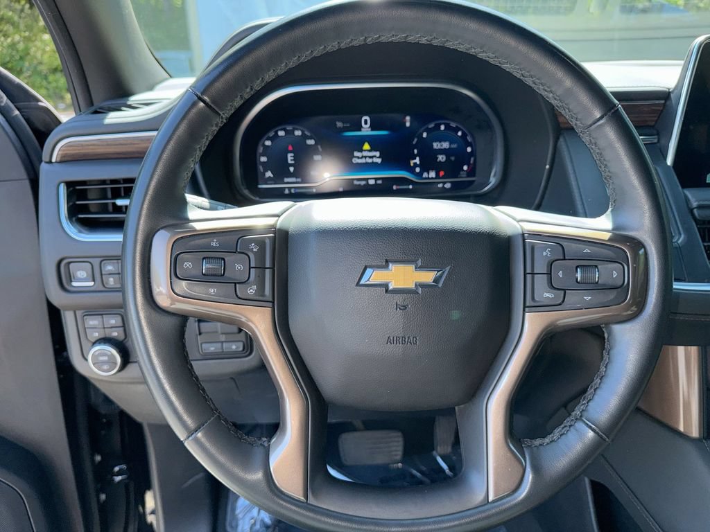 Used 2024 Chevrolet Suburban High Country AWD/4WD image 16