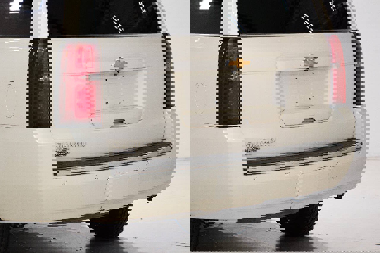 Used 2015 Chevrolet Suburban LTZ image 16