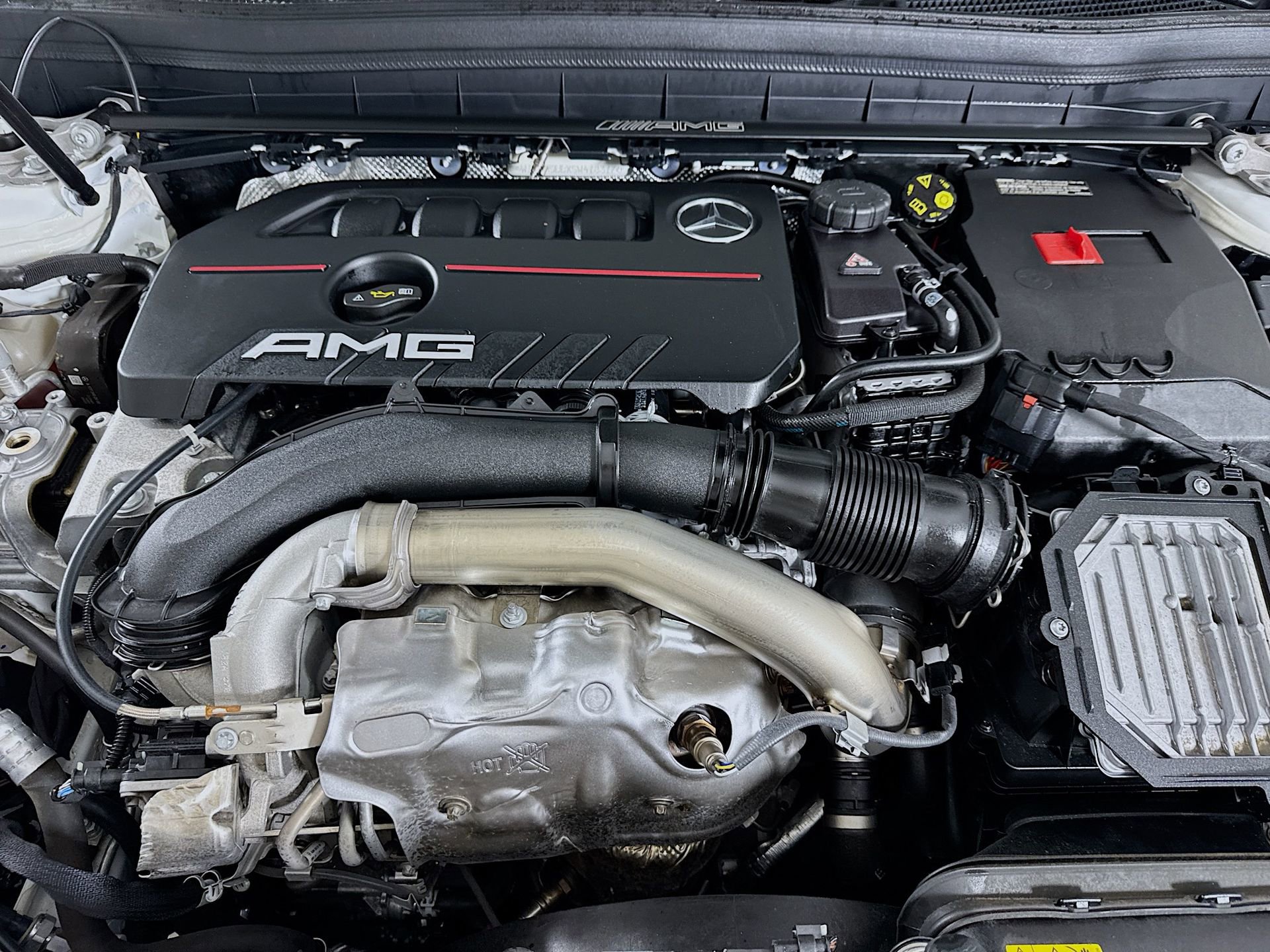 Certified 2025 Mercedes-Benz GLB 35 AMG 4MATIC image 31