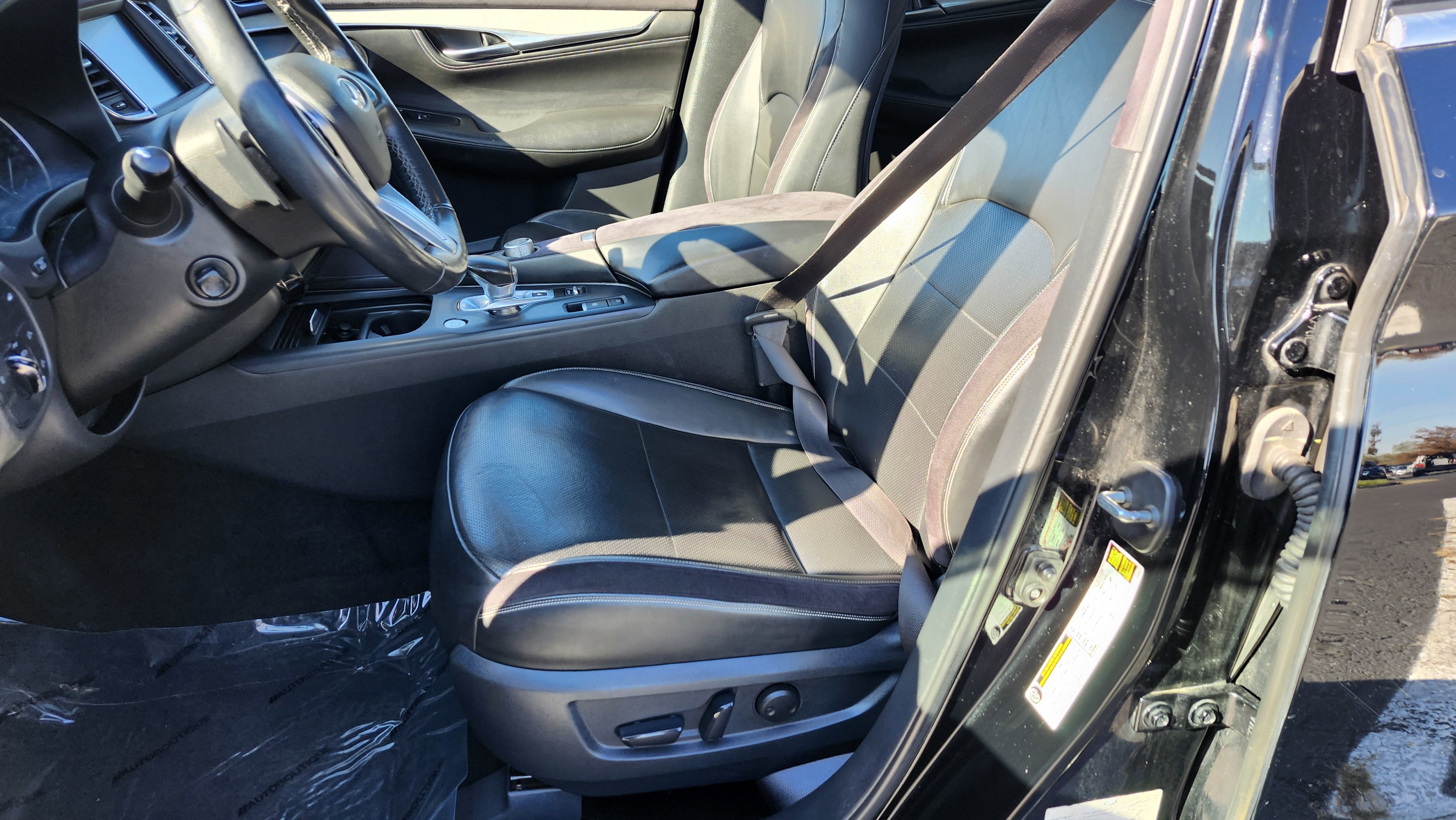 Used 2019 INFINITI QX50 Essential image 19