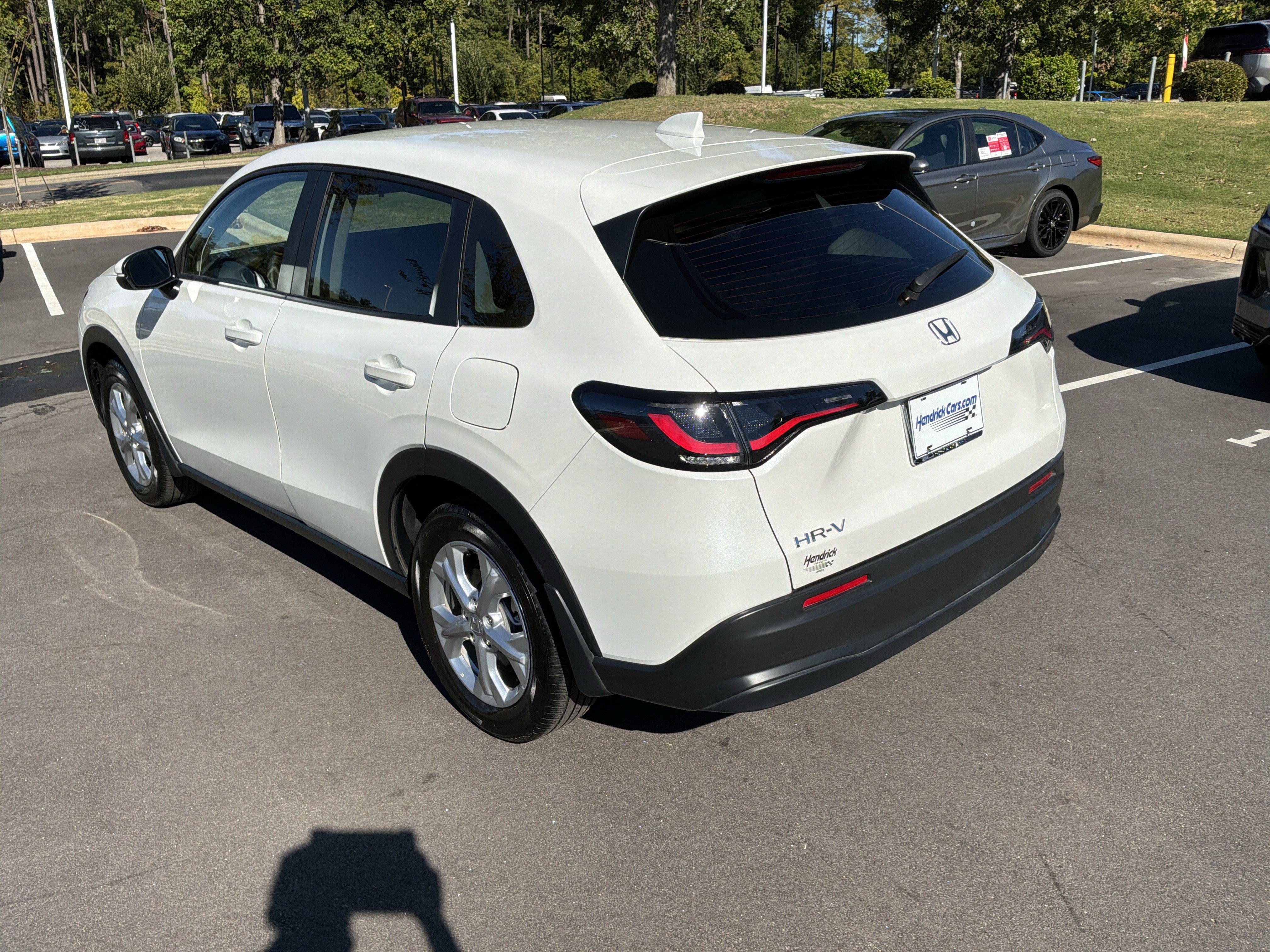 Used 2025 Honda HR-V LX image 8