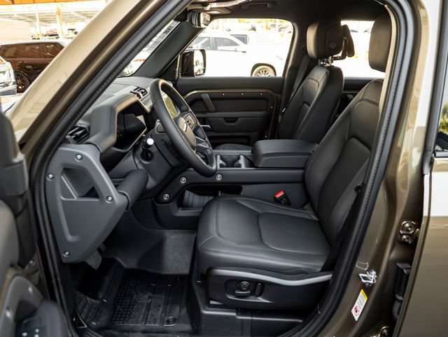 New 2026 Land Rover Defender 110 X-Dynamic SE AWD/4WD image 14