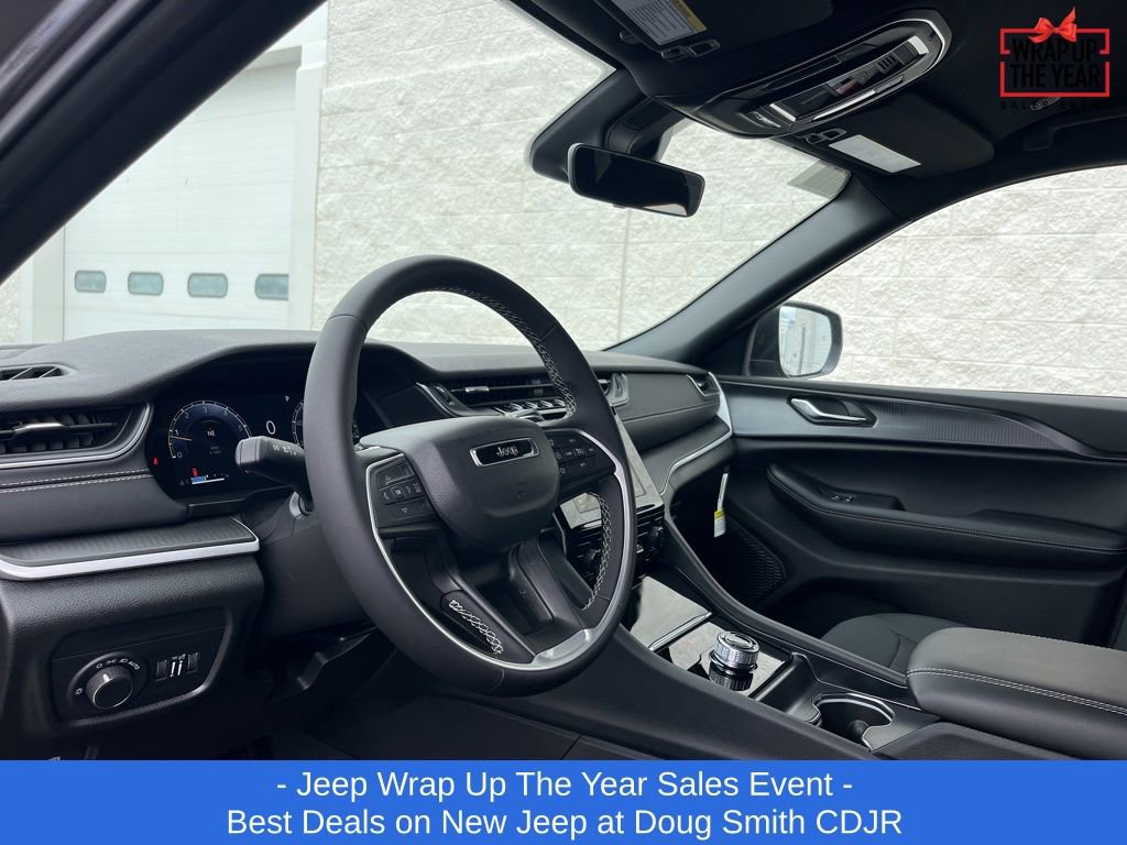 New 2025 Jeep Grand Cherokee L Laredo w/ Trailer Tow Package image 10